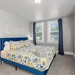 Brand New, Private Parking, Stylish 3Bedroom House