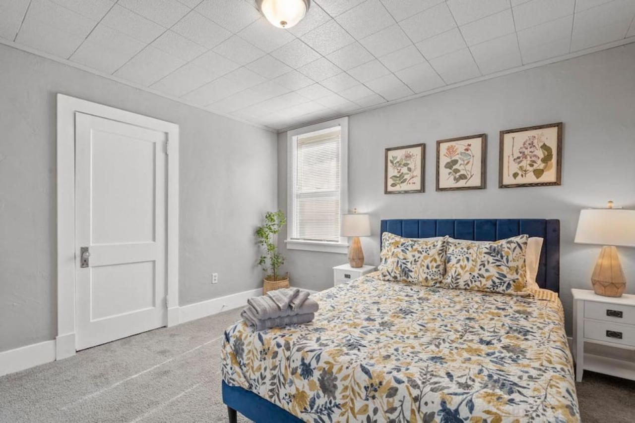 Brand New, Private Parking, Stylish 3bedroom House *