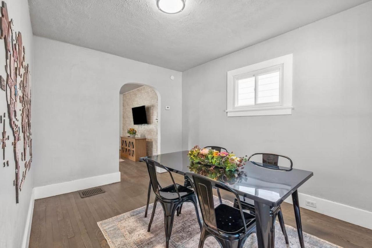 Brand New, Private Parking, Stylish 3bedroom House *