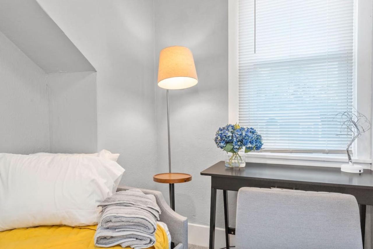 Brand New, Private Parking, Stylish 3bedroom House