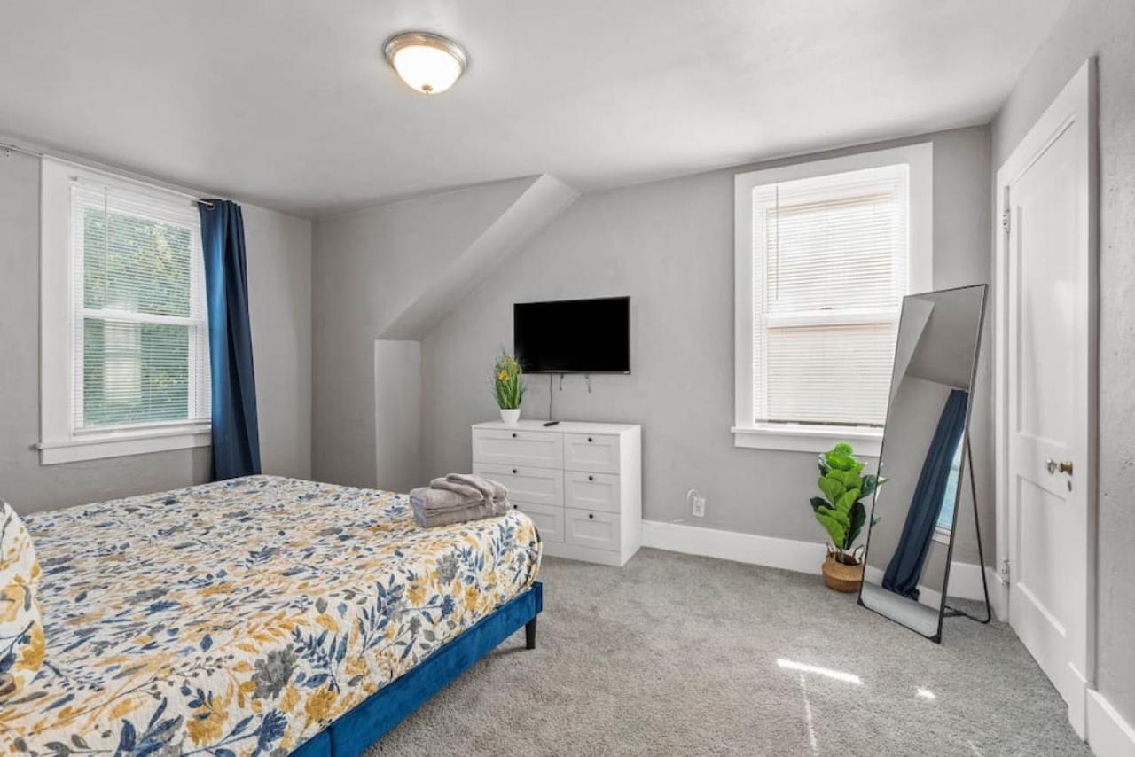 Holiday home Brand New, Private Parking, Stylish 3bedroom House Pittsburgh