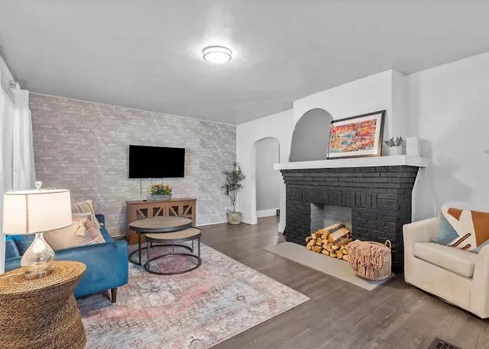Brand New, Private Parking, Stylish 3Bedroom House