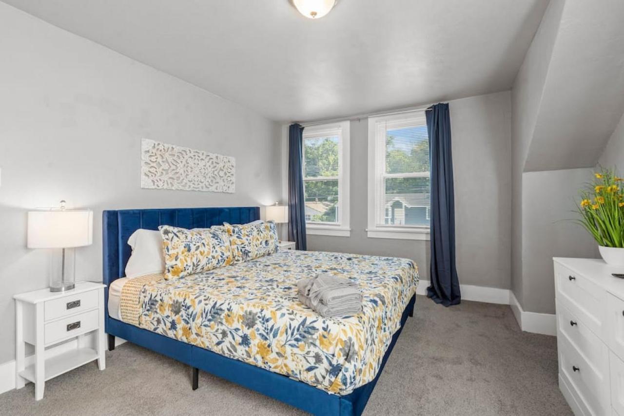 Brand New, Private Parking, Stylish 3bedroom House * Pittsburgh